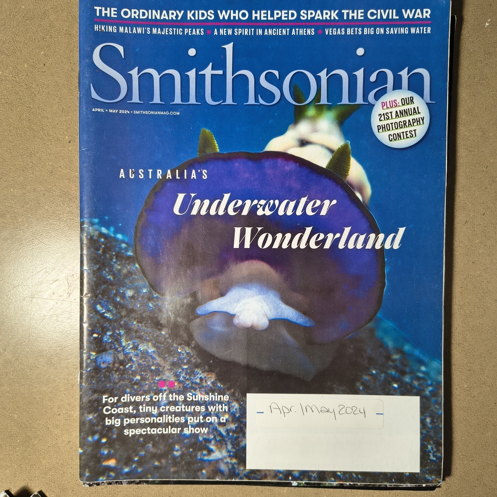 Smithsonian Magazine - Australia's Underwater Wonderland Cover